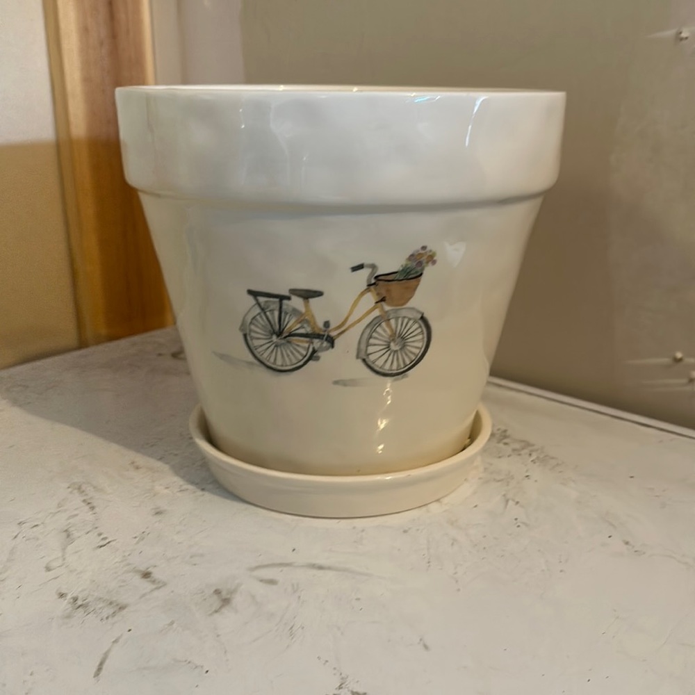 Rea Dunn lg planter